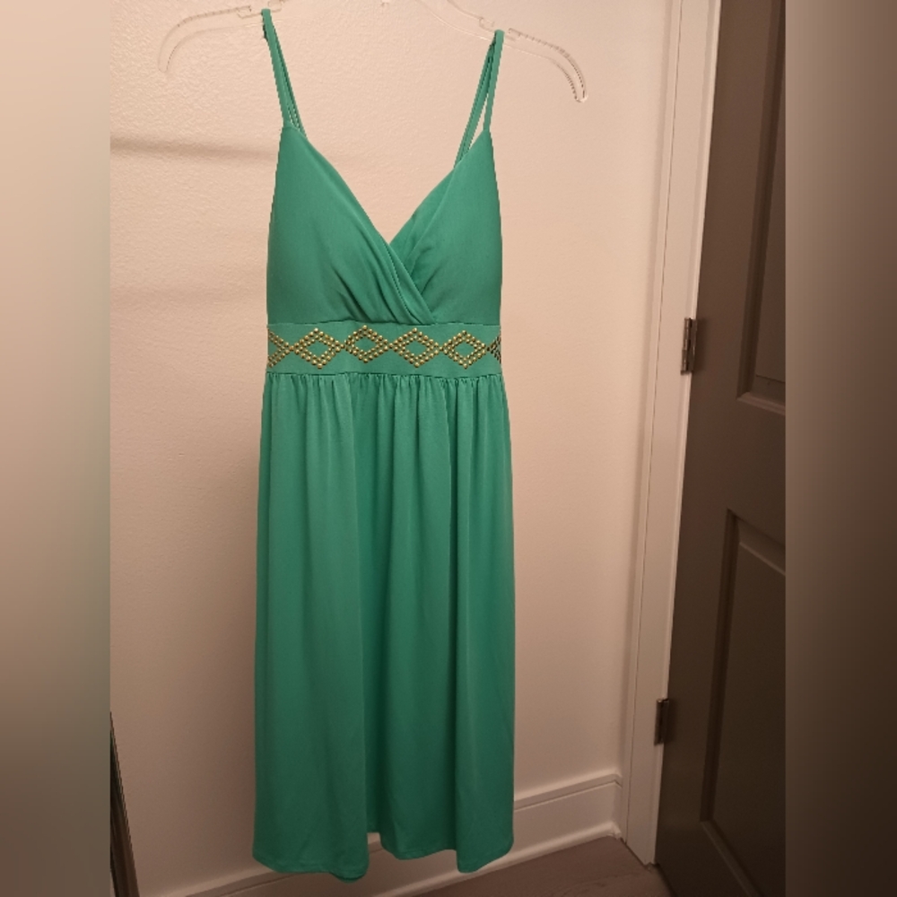 Elegant Green Sleeveless Dress